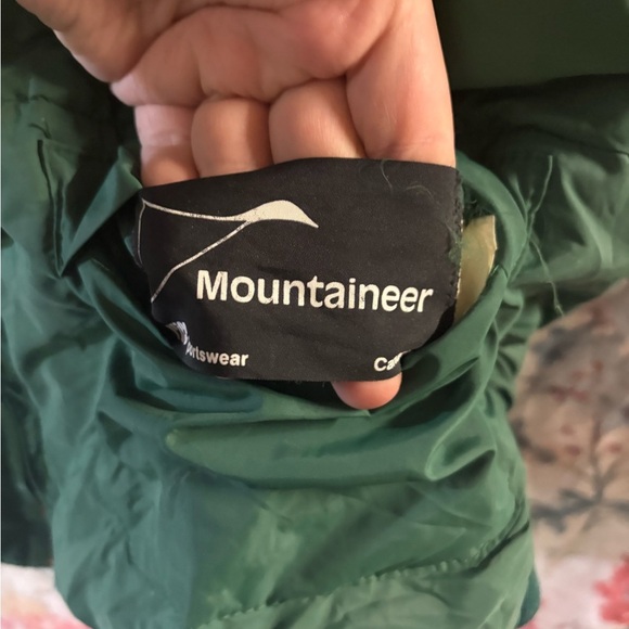 Vintage Reversible Green and Orange Puffer Vest - Picture 4 of 10